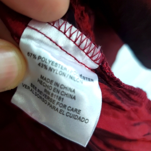 Agora Taffeta Accordian-Pleat Blouse. Metallic/Iridescent Burgundy. PL - Picture 7 of 13